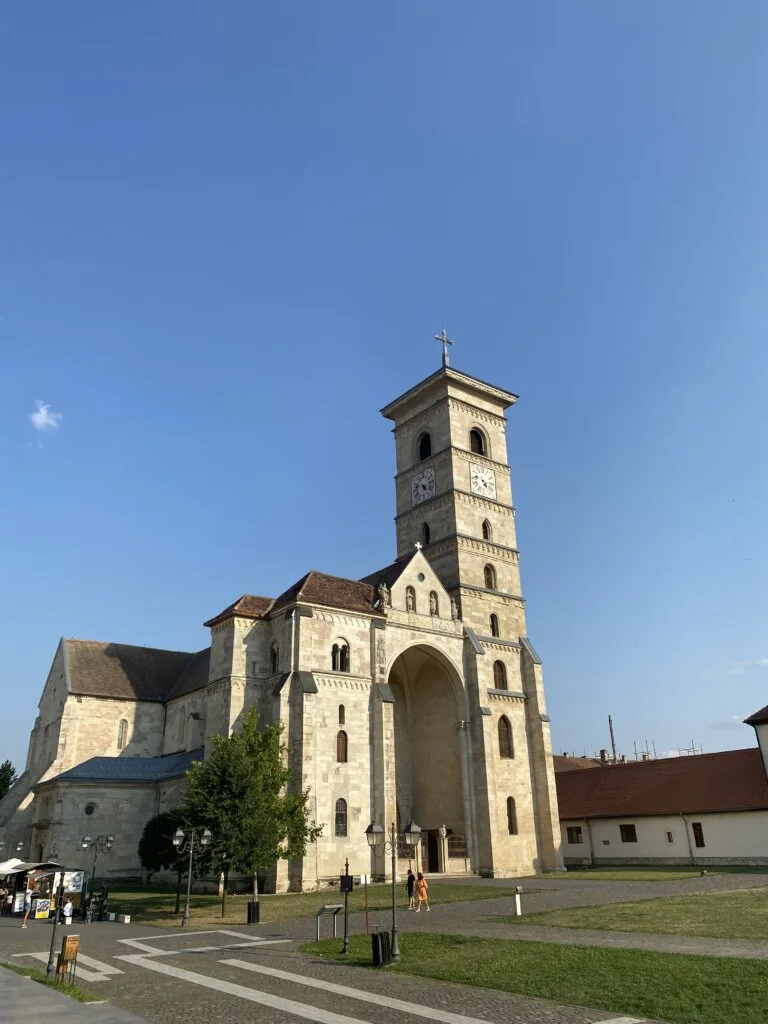 Un tur de 8 zile cu mașina prin România - Catedrala Catolica